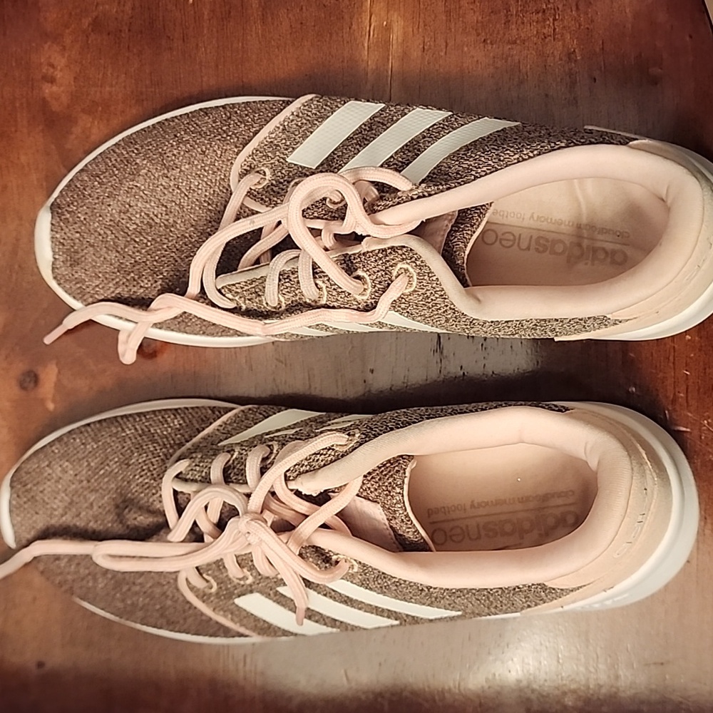 Adidas Cloudfoam Sneakers with Brown and Pink Design